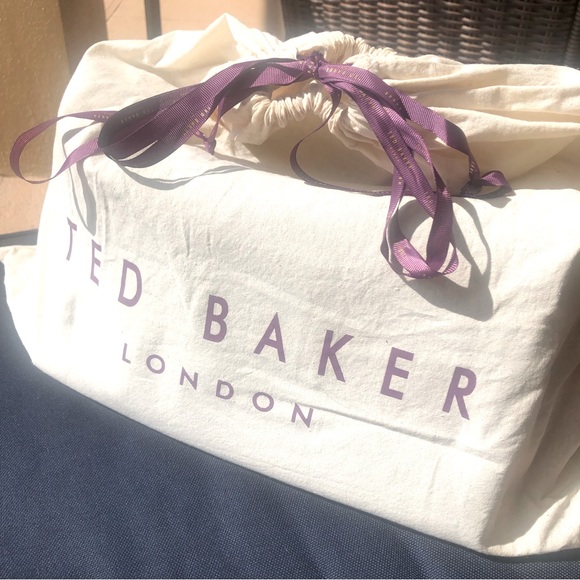 Ted Baker Sarahh Leather Shopper + Large Leather Pouch/Clutch in Black - Picture 13 of 16